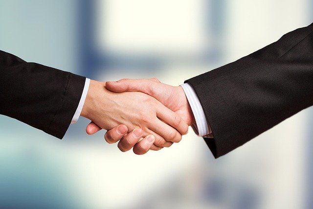handshake 7346772 640